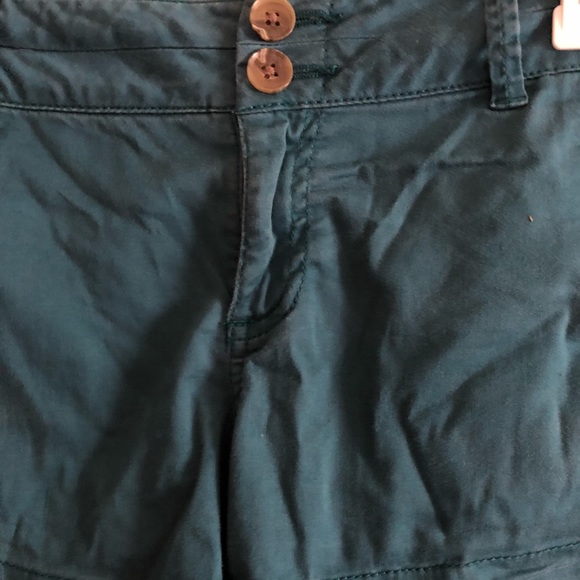 Express Shorts - Picture 3 of 4